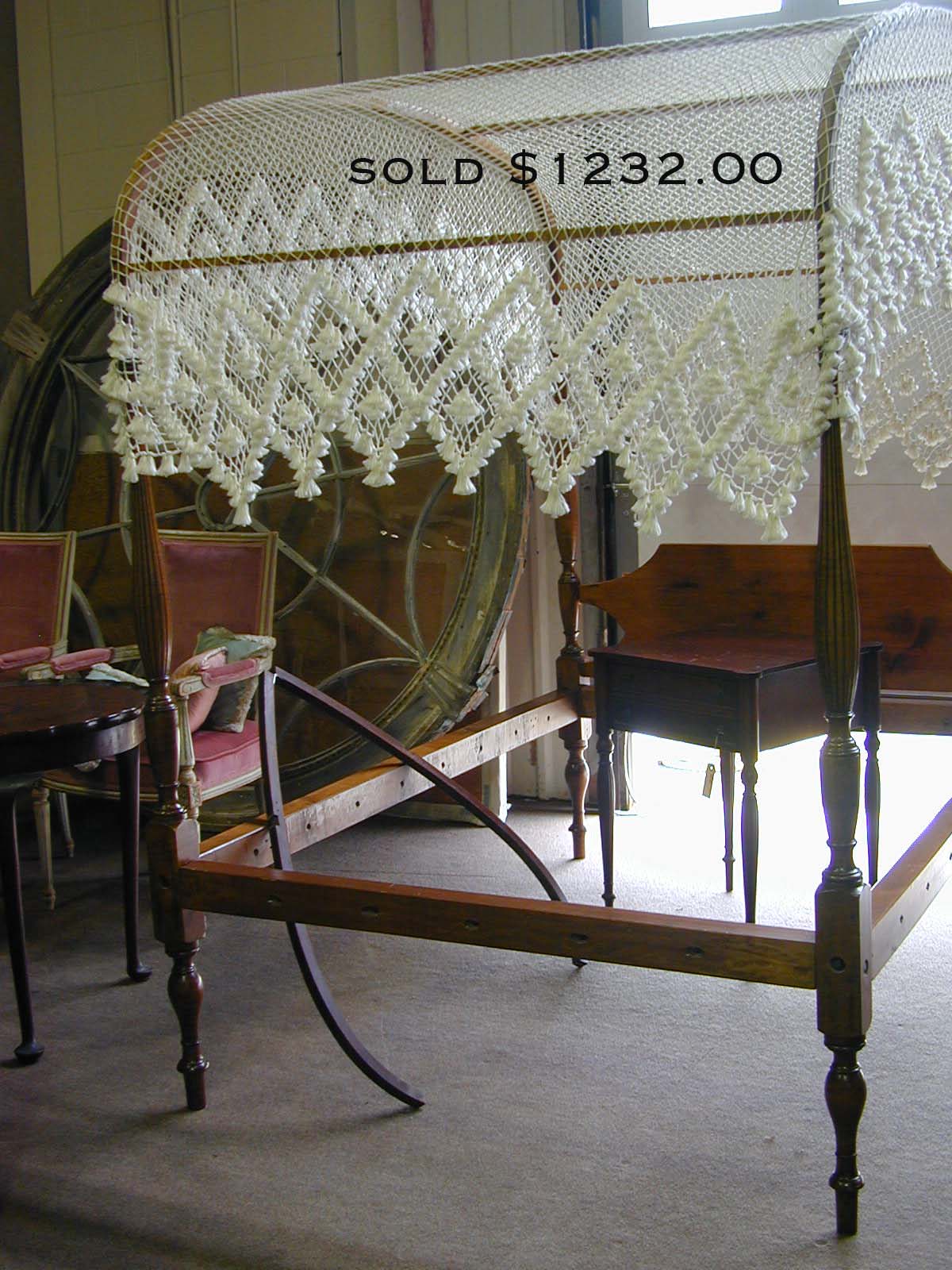 Round Canopy Bed