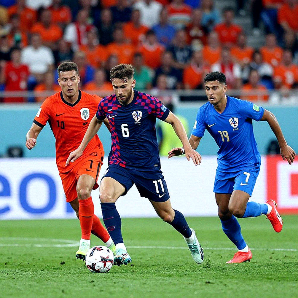 From ASEAN Cup top scorer to the 600-million VND SUV: Nguyen Xuan Son is showing Nam Dinh his real value From ASEAN Cup top scorer to the 600-million VND SUV: Nguyen Xuan Son is showing Nam Dinh his real value