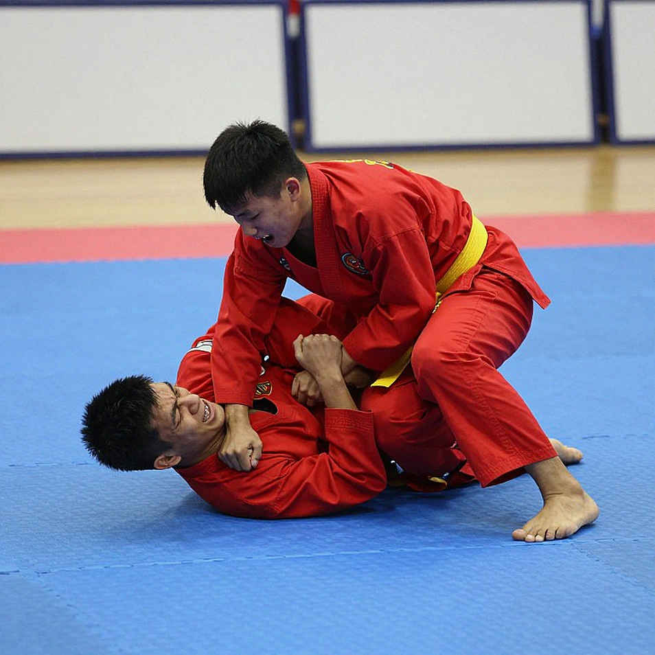 27 Lần Đổi Chủ Trong 28 Năm: Giải Mã Sự Hỗn Loạn Của Đai Vô Địch UFC Heavyweight