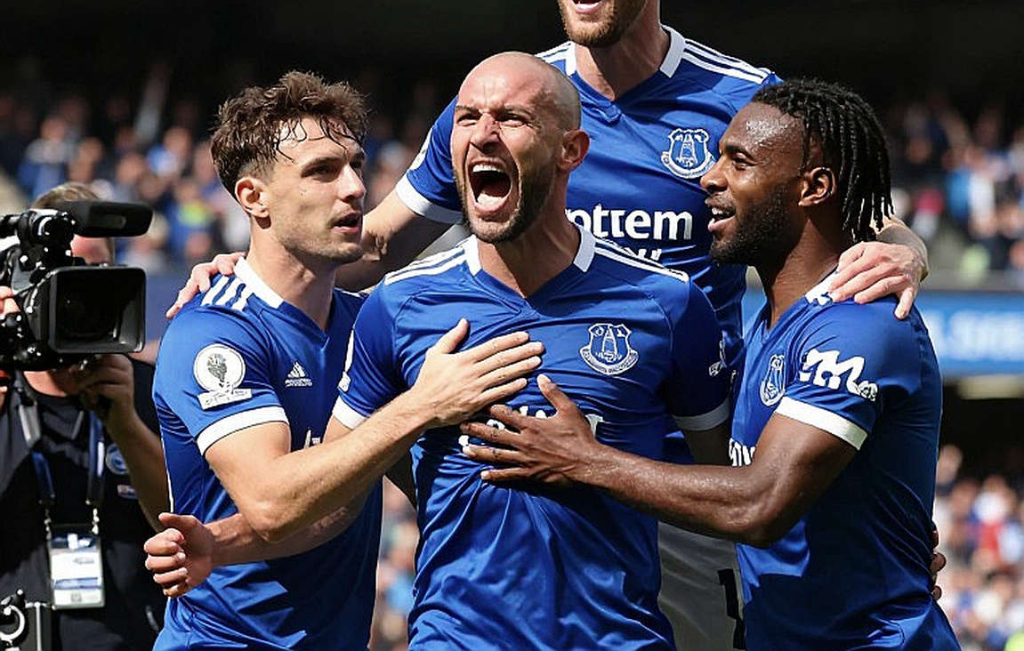 Sáu phút ở Stamford Bridge: nhịp đôi của Mohamed Belloumi và điều bảng tỷ số không kể hết Sáu phút ở Stamford Bridge: nhịp đôi của Mohamed Belloumi và điều bảng tỷ số không kể hết